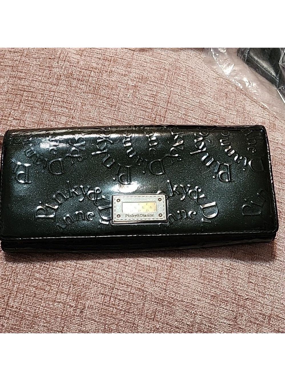 Pinky & Dianne patent leather wallet